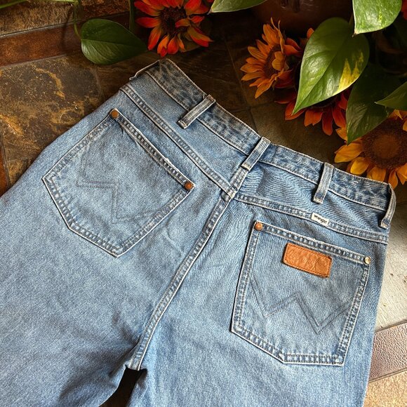 Wrangler Wild West 603 Destructed Straight-leg Jeans (30W x 28L) - Picture 10 of 15